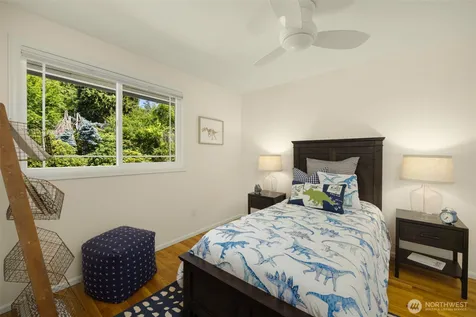 7616 SE 37th Place Mercer Island WA 98040