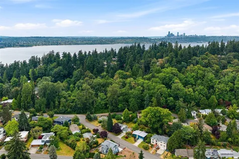 7616 SE 37th Place Mercer Island WA 98040