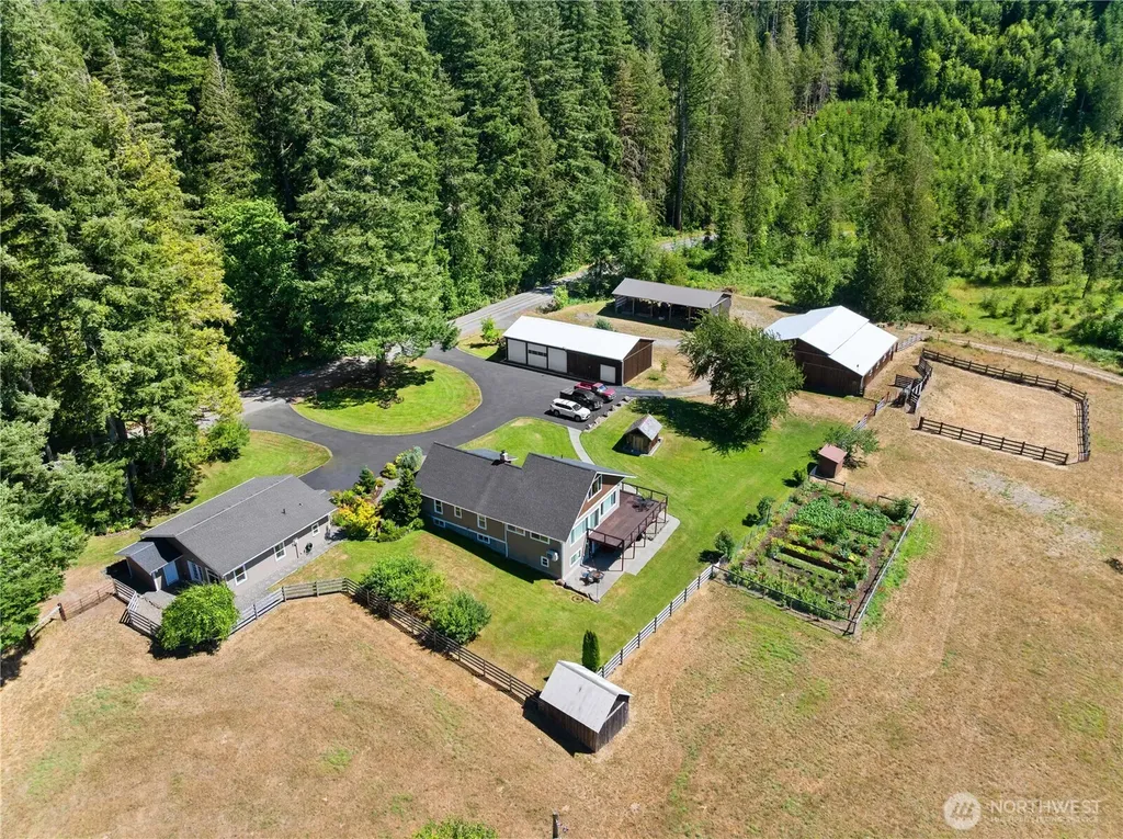192 Skinner Road Randle WA 98377