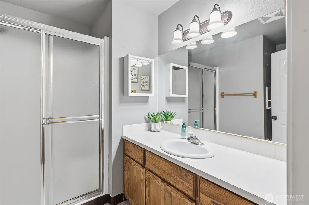 191 E Vine Maple Lane Union WA 98592