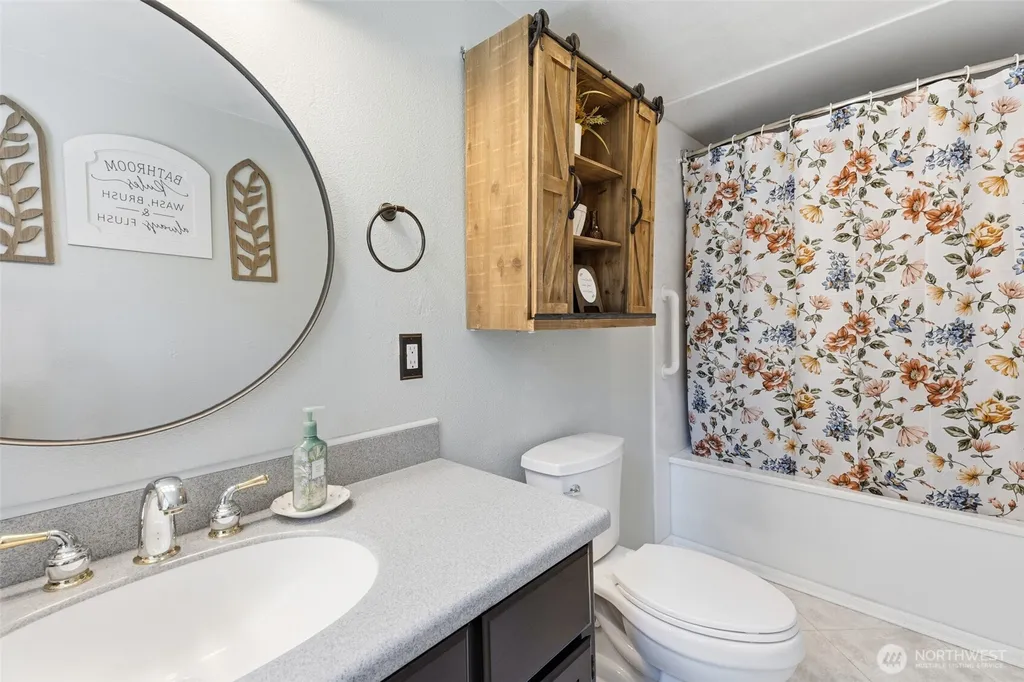 191 E Vine Maple Lane Union WA 98592