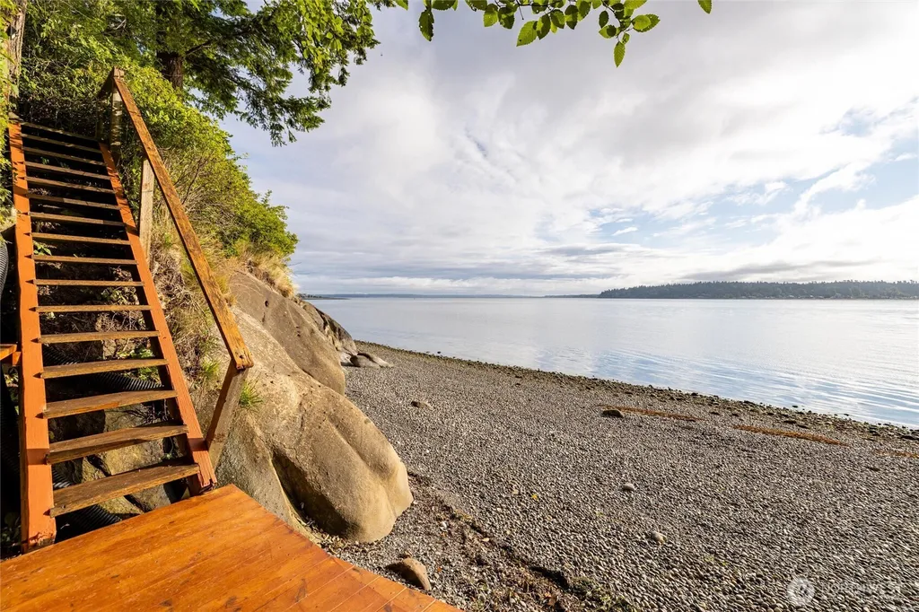 2339 N Nugent Road Lummi Island WA 98262