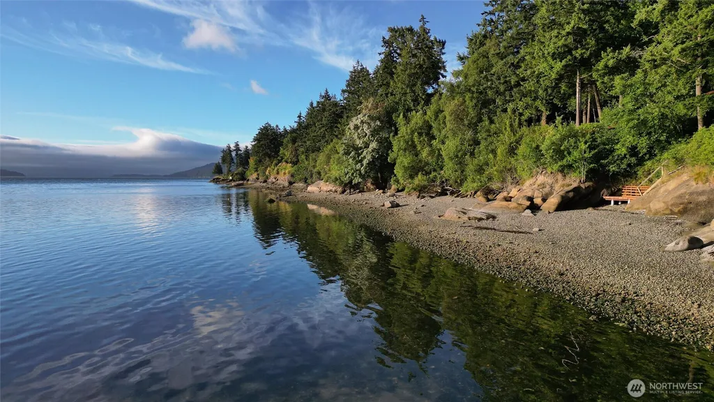 2339 N Nugent Road Lummi Island WA 98262