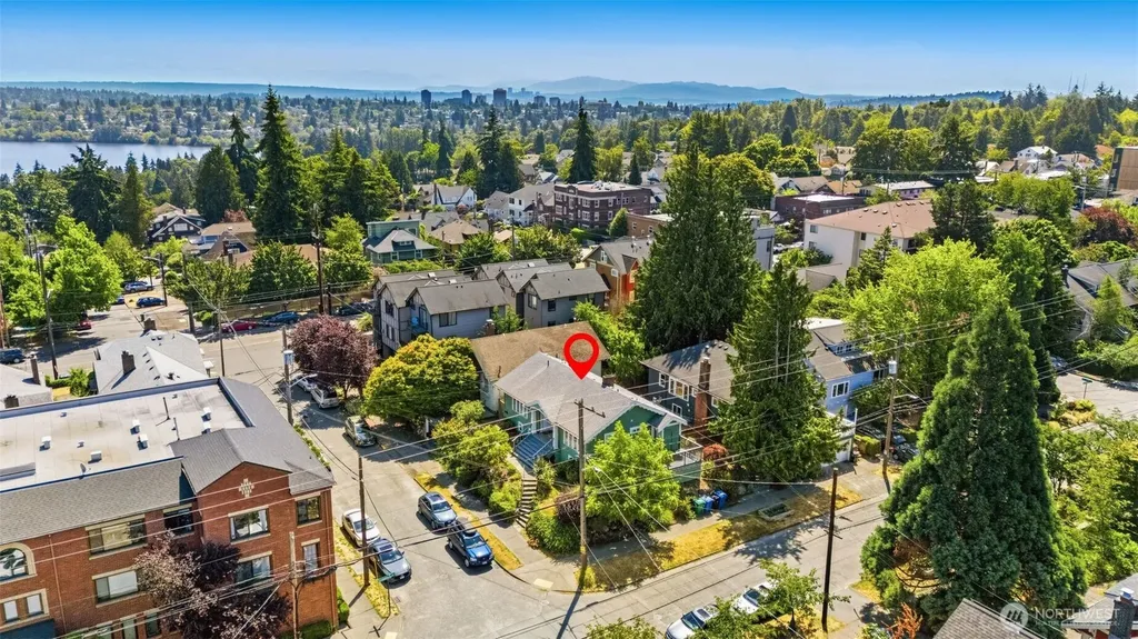 303 N 64th Street Seattle WA 98103