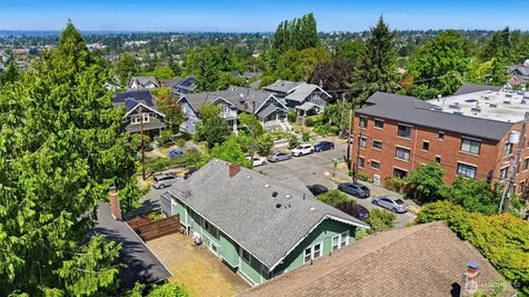 303 N 64th Street Seattle WA 98103