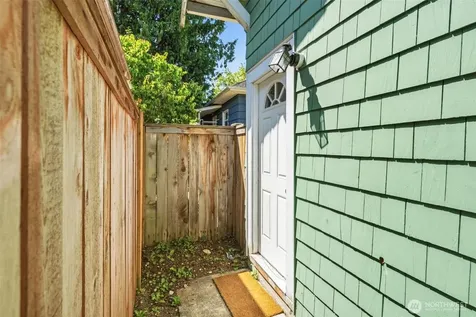 303 N 64th Street Seattle WA 98103
