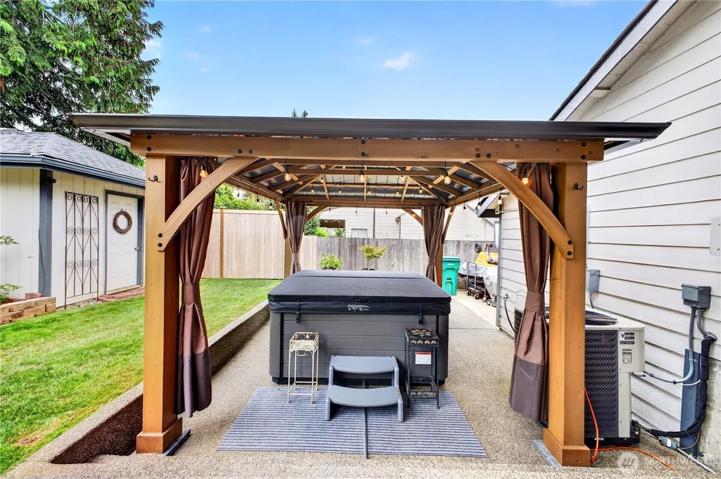 34435 32nd Court SW Federal Way WA 98023