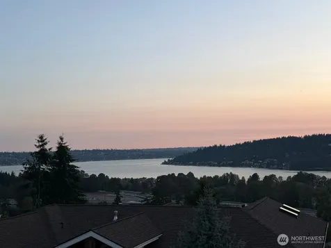 7615 113th Avenue SE Newcastle WA 98056