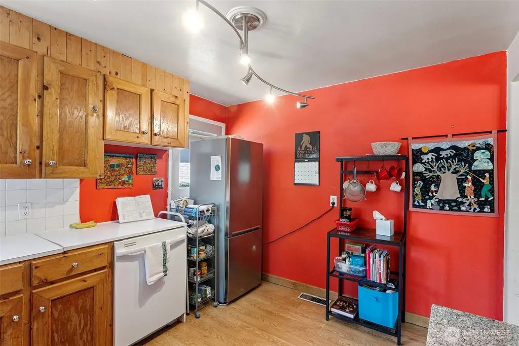 18042 10th Avenue NE Shoreline WA 98155