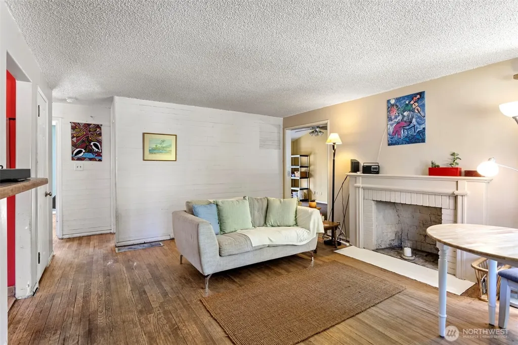 18042 10th Avenue NE Shoreline WA 98155