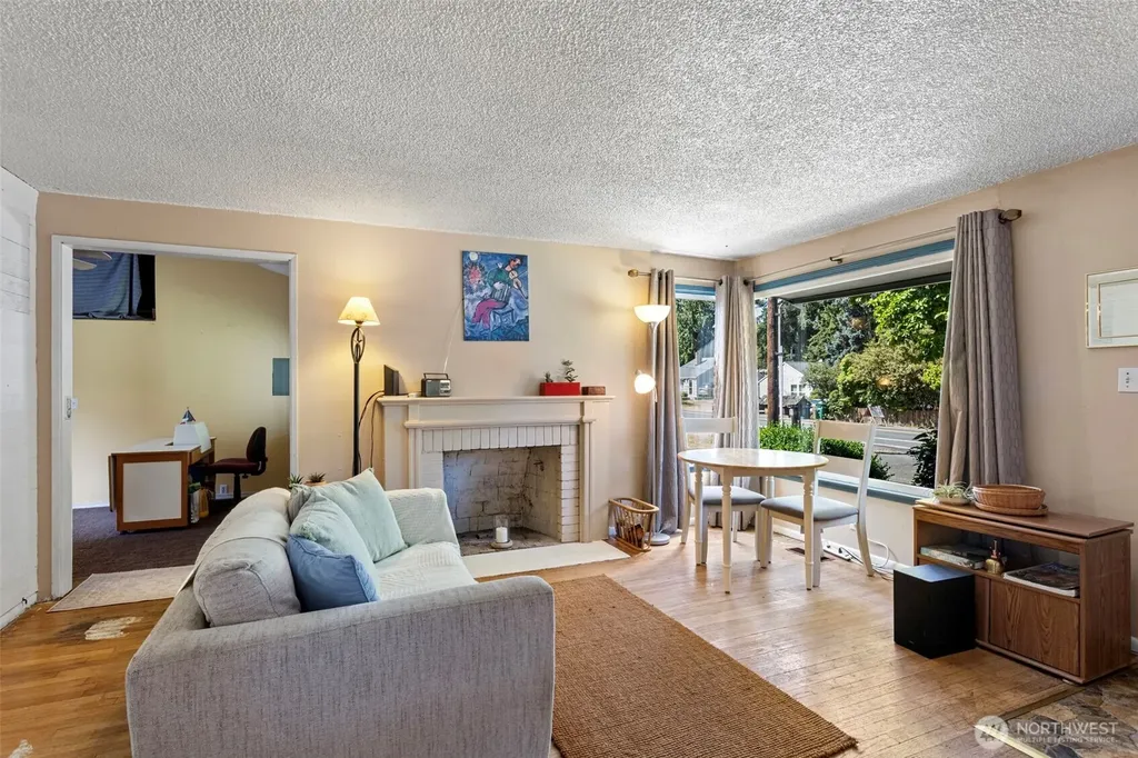 18042 10th Avenue NE Shoreline WA 98155