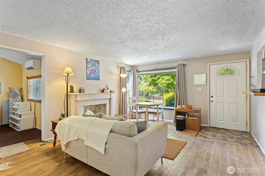 18042 10th Avenue NE Shoreline WA 98155