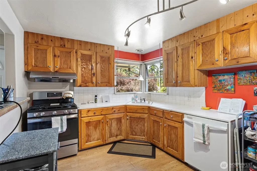 18042 10th Avenue NE Shoreline WA 98155
