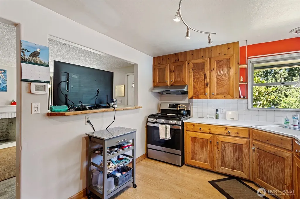 18042 10th Avenue NE Shoreline WA 98155