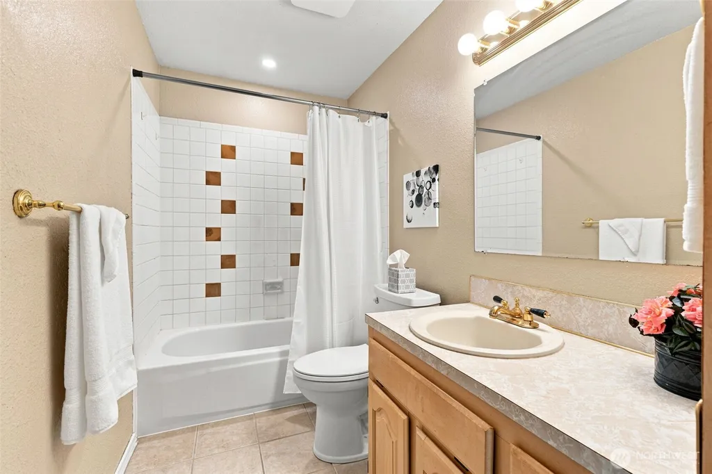7910 Husky Way SE Lacey WA 98503