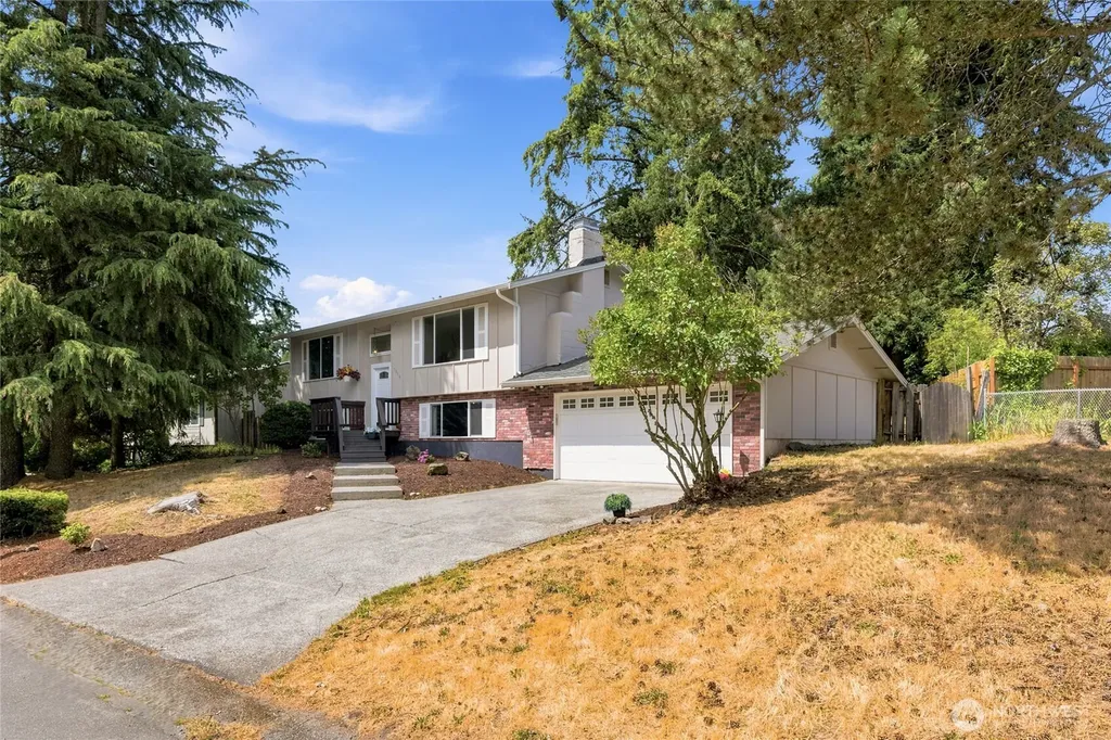 7910 Husky Way SE Lacey WA 98503