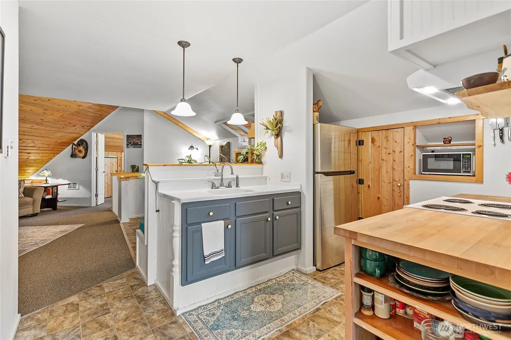 1204 Hughes Avenue Blaine WA 98230