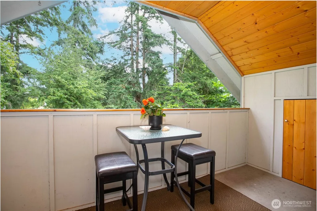 1204 Hughes Avenue Blaine WA 98230