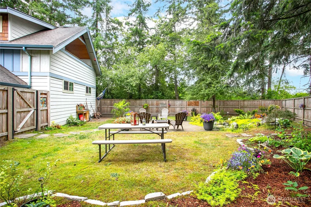 1204 Hughes Avenue Blaine WA 98230