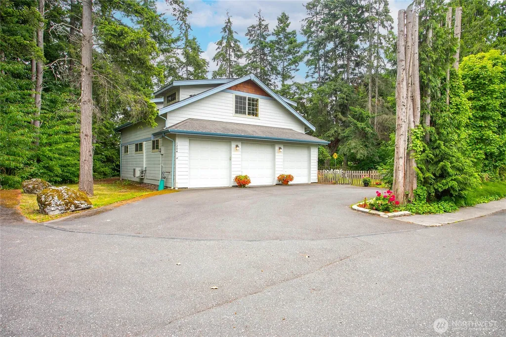 1204 Hughes Avenue Blaine WA 98230