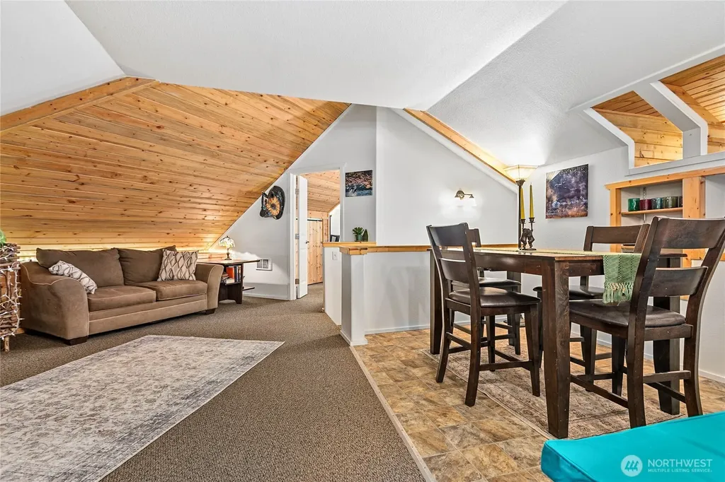1204 Hughes Avenue Blaine WA 98230