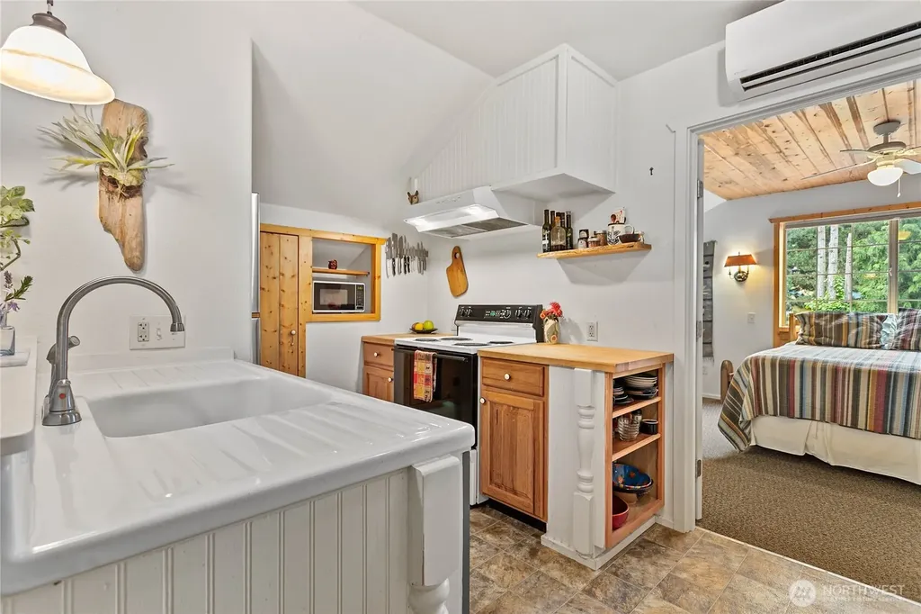 1204 Hughes Avenue Blaine WA 98230