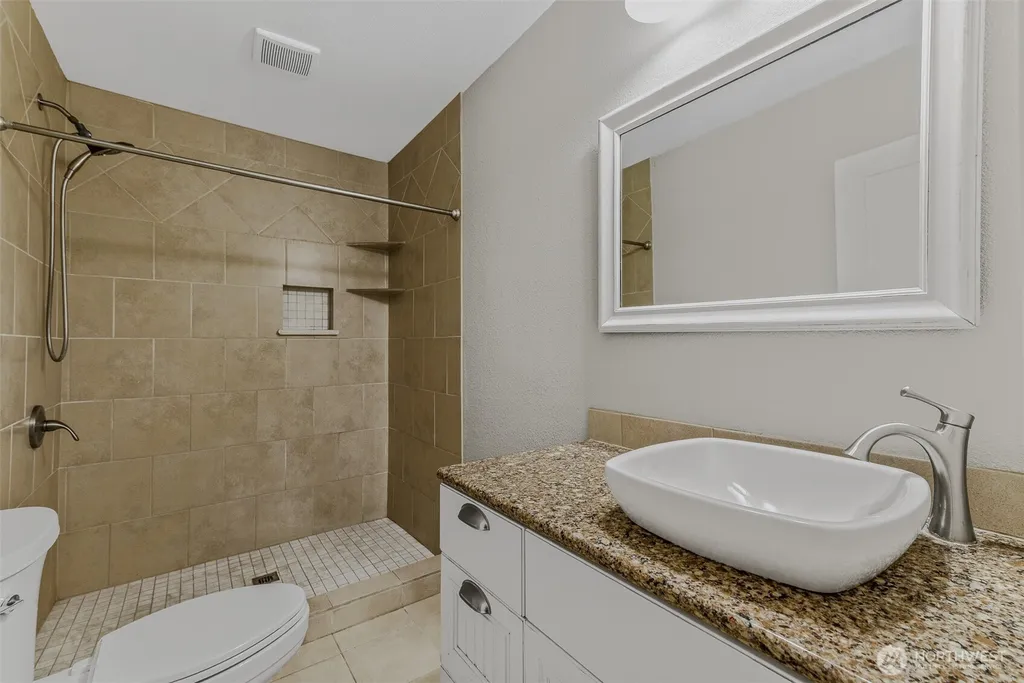 1044 Park Street Woodland WA 98674