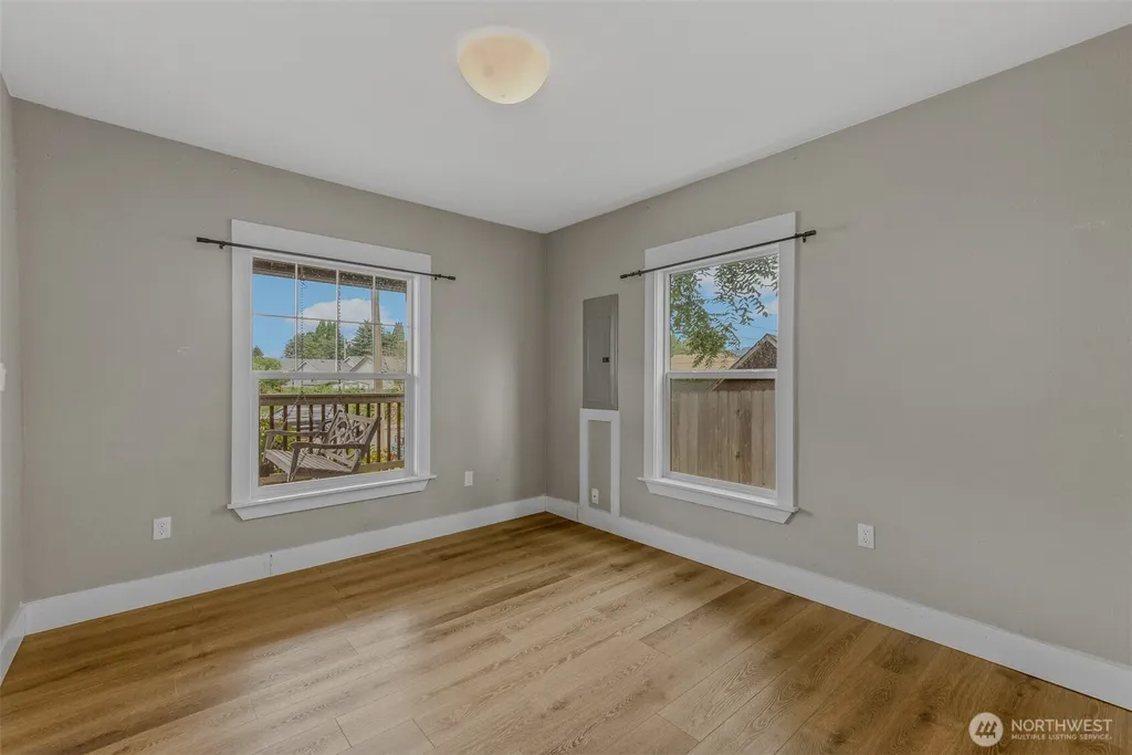 1044 Park Street Woodland WA 98674