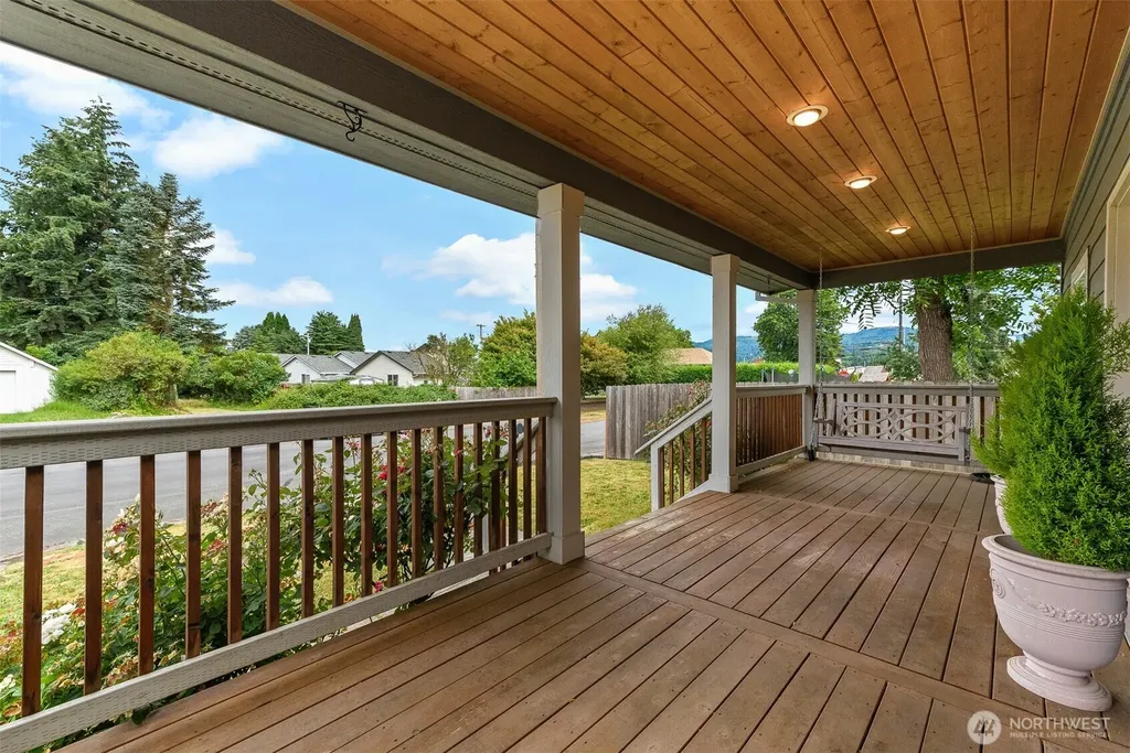 1044 Park Street Woodland WA 98674