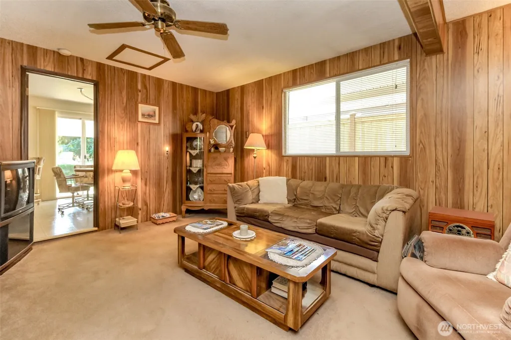 31244 9th Avenue S Federal Way WA 98003