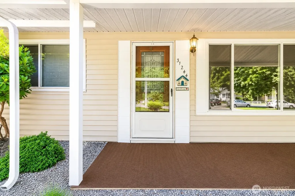 31244 9th Avenue S Federal Way WA 98003