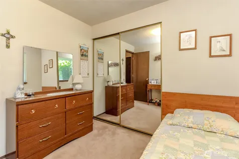 31244 9th Avenue S Federal Way WA 98003