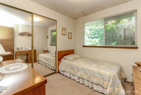 31244 9th Avenue S Federal Way WA 98003