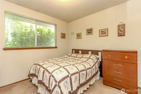 31244 9th Avenue S Federal Way WA 98003