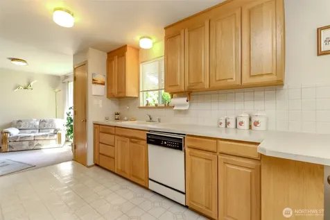 31244 9th Avenue S Federal Way WA 98003