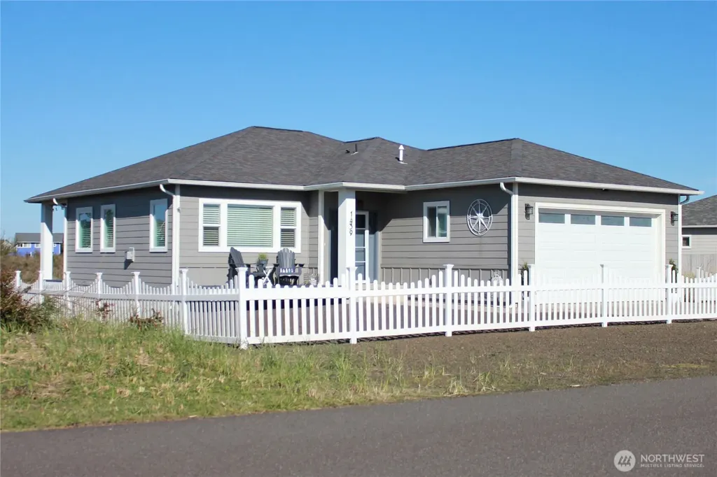 1439 Diamond Head Avenue SW Ocean Shores WA 98569