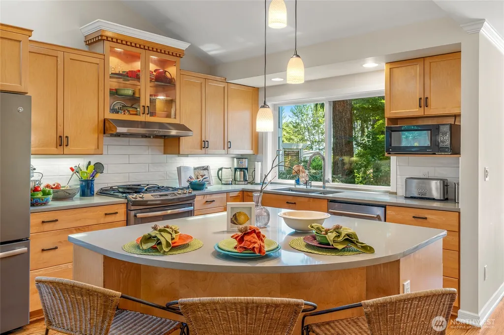 6626 57th Avenue NE Seattle WA 98115