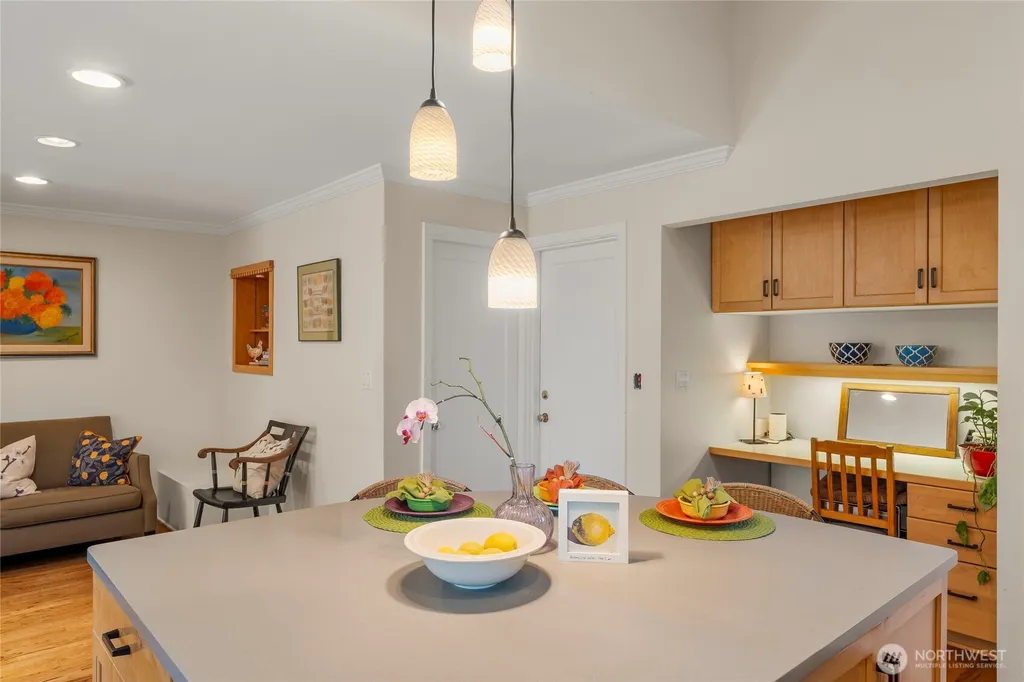 6626 57th Avenue NE Seattle WA 98115
