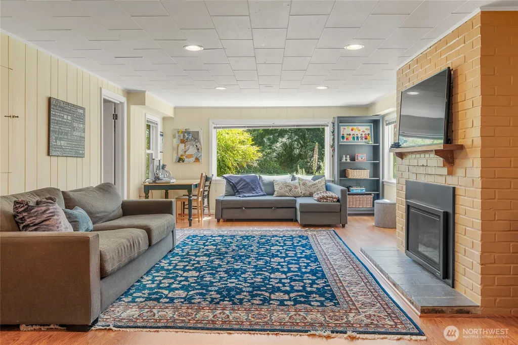 6626 57th Avenue NE Seattle WA 98115