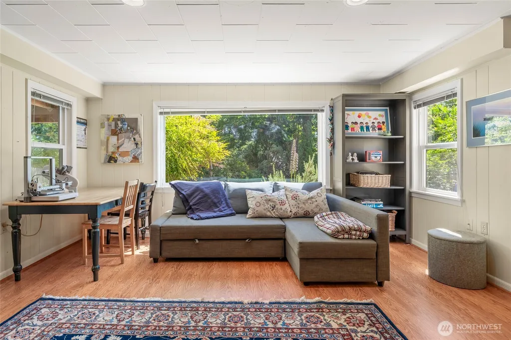 6626 57th Avenue NE Seattle WA 98115