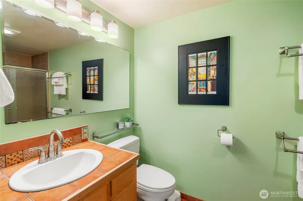 6626 57th Avenue NE Seattle WA 98115