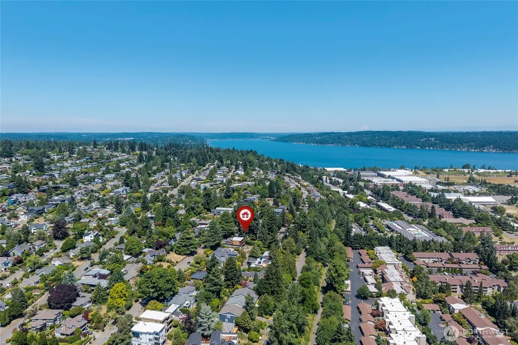 6626 57th Avenue NE Seattle WA 98115