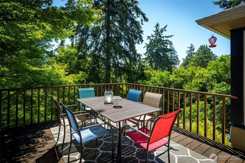 6626 57th Avenue NE Seattle WA 98115