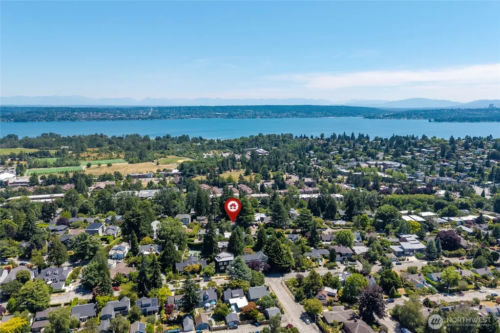 6626 57th Avenue NE Seattle WA 98115