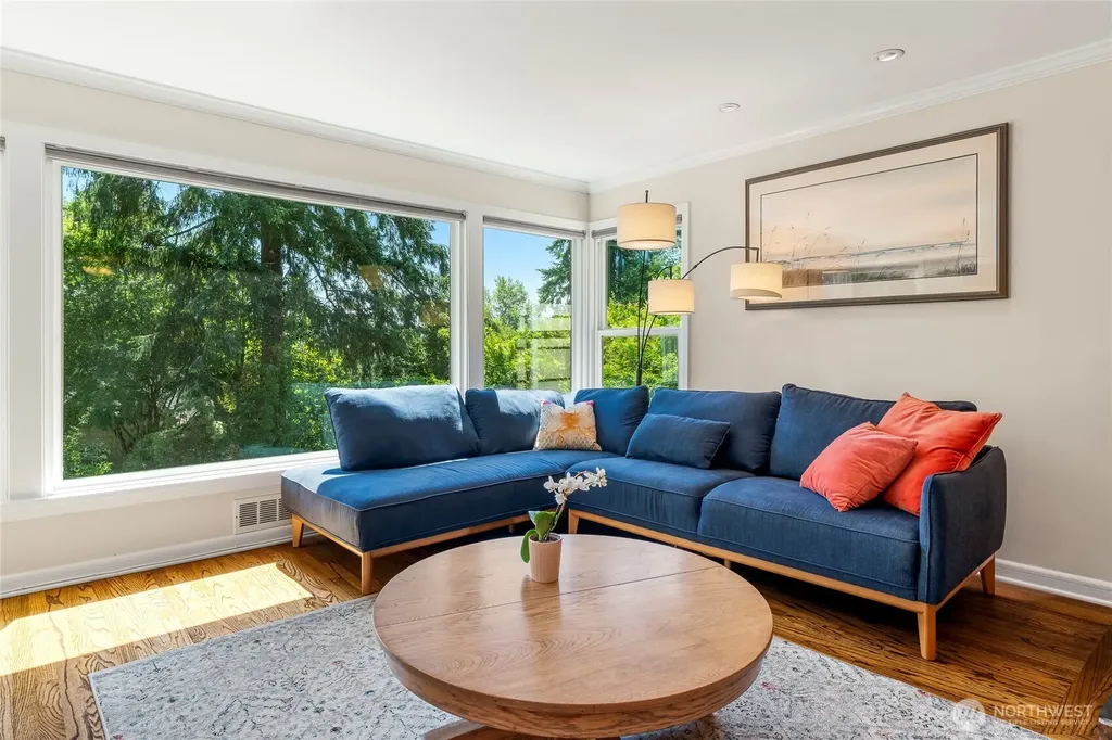 6626 57th Avenue NE Seattle WA 98115