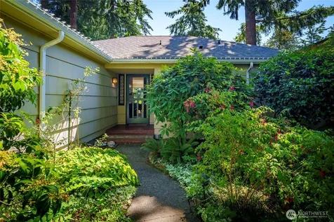 6626 57th Avenue NE Seattle WA 98115