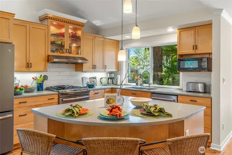 6626 57th Avenue NE Seattle WA 98115