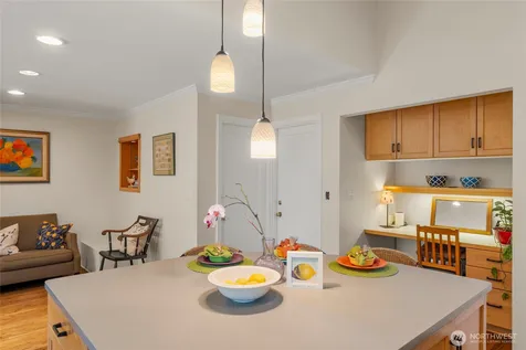 6626 57th Avenue NE Seattle WA 98115