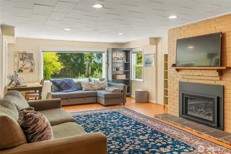 6626 57th Avenue NE Seattle WA 98115