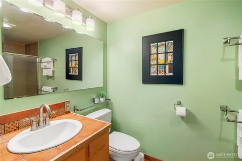 6626 57th Avenue NE Seattle WA 98115